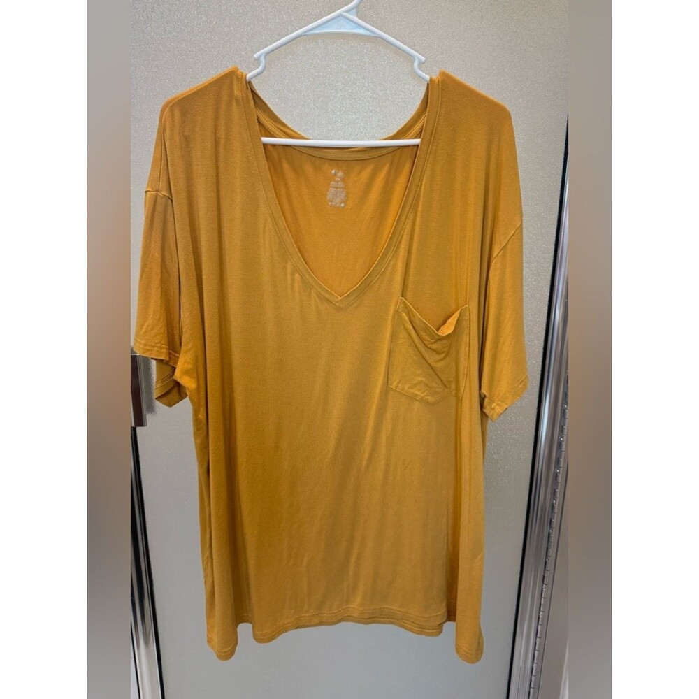 Kyte Living Marigold Bamboo women’s  V-Neck Pocket Tee XXL